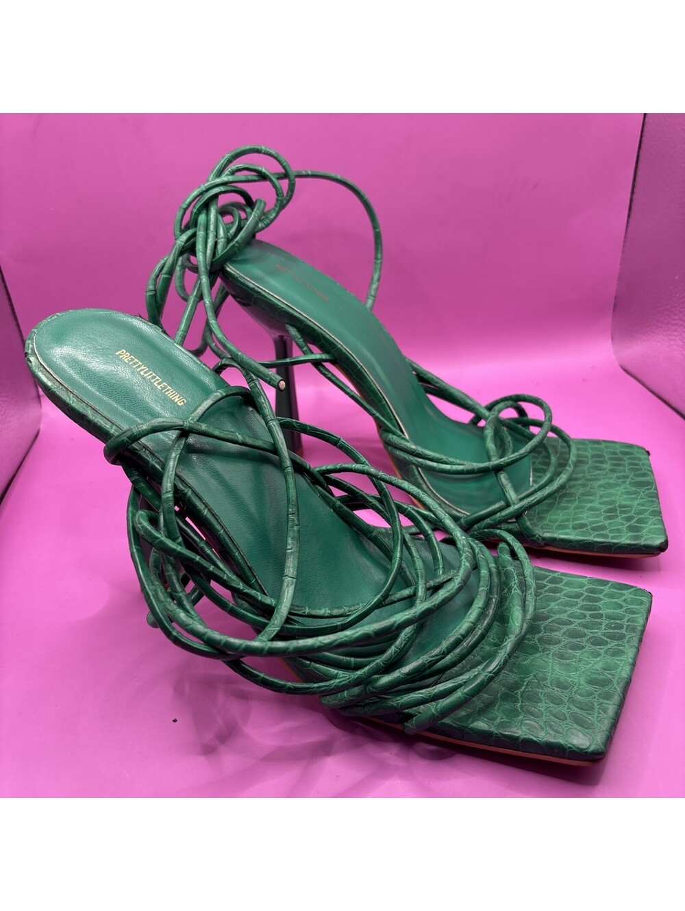 Pretty Little ThingWomen’s Green Crocodile Boss Pumps Size 7